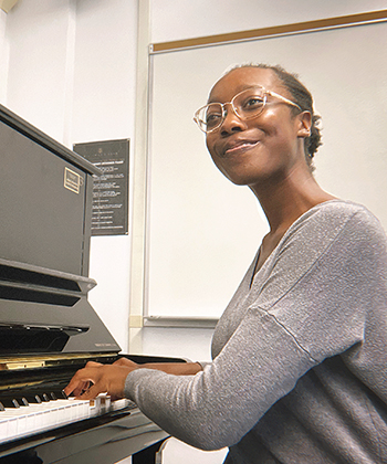 photo of Payton Cole at piano